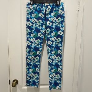 White House Black Market. Floral print skinny fit pants. Size 0.